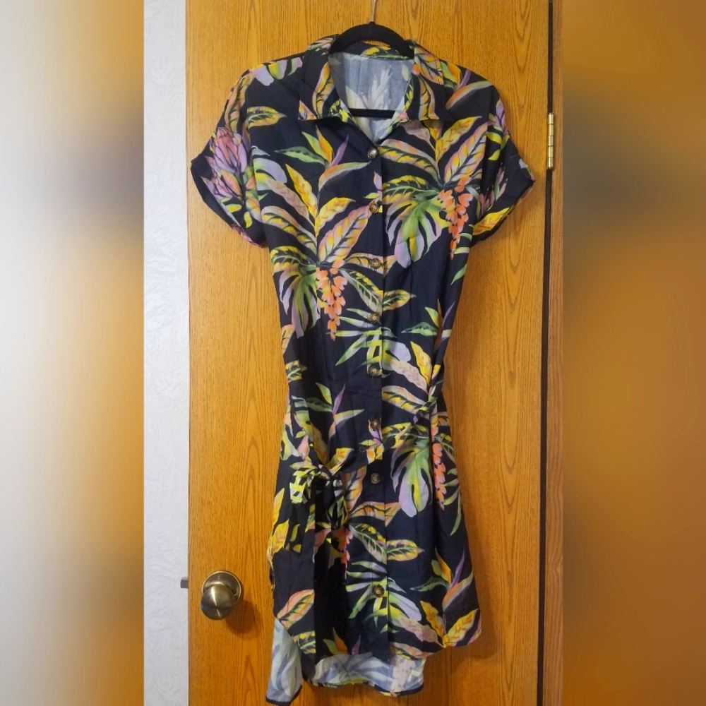 NWT Cupshe Tropical Print Short Sleeve Dress Size Medium